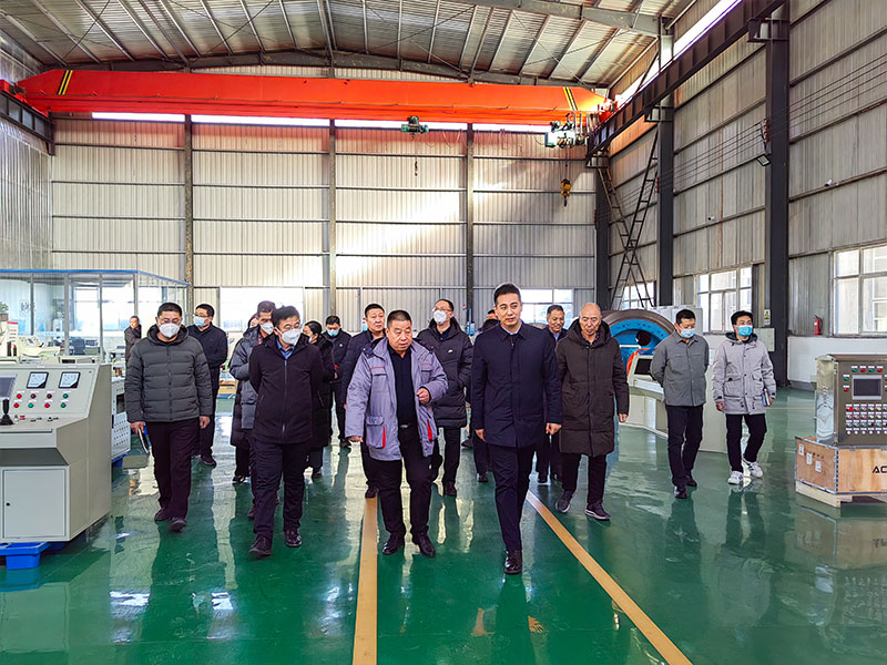 關(guān)越區(qū)長(zhǎng)在雙民公司調(diào)研1.jpg